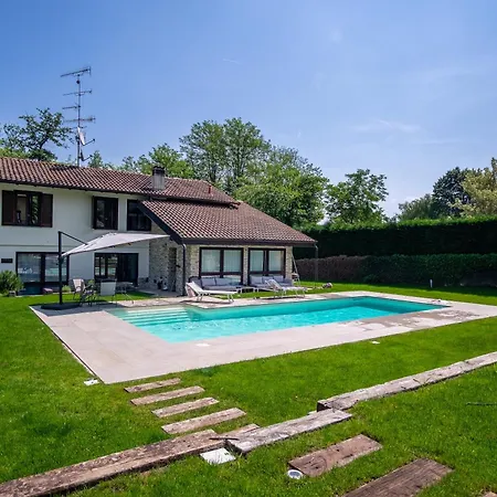 Novelli Con Piscina E Ampio Giardino Villa *