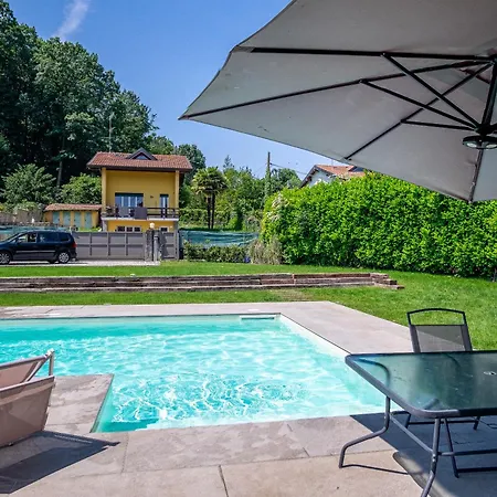 Novelli Con Piscina E Ampio Giardino Villa *